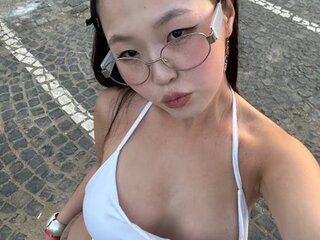 Chat Now with CreamPuff-