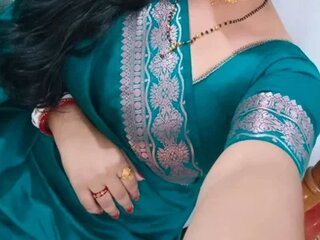 Chat Now with Queen mumbai