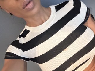 Chat Now with ChanelKnight