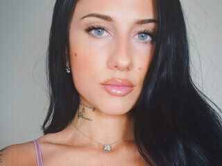 Chat Now with Layla Forbes