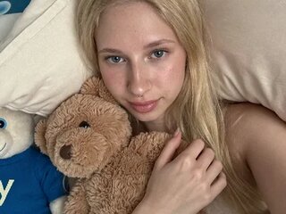 Chat Now with Michelle lovique