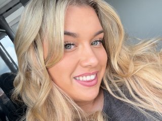 Chat Now with MelodyxxUK