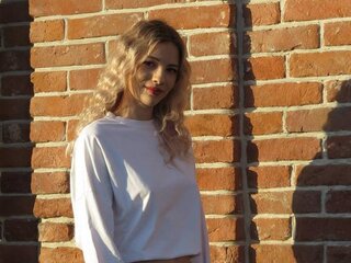 Chat Now with vivienn-rose