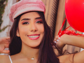 Chat Now with AbrilVelez