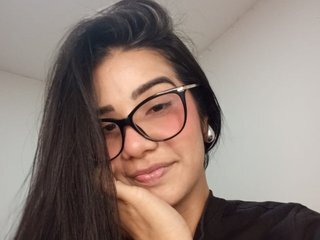 Chat Now with TessaAdamss