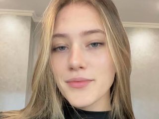 Chat Now with ElizabethDebicki