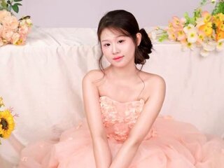 Chat Now with EmilyQing