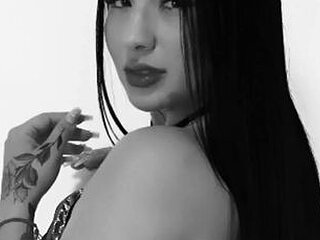 Chat Now with Abbie Khalifa