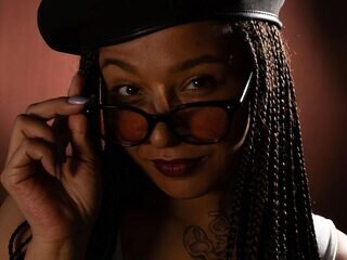Chat Now with Aisha Goldenstein