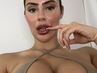 Chat Now with LouisaFernan